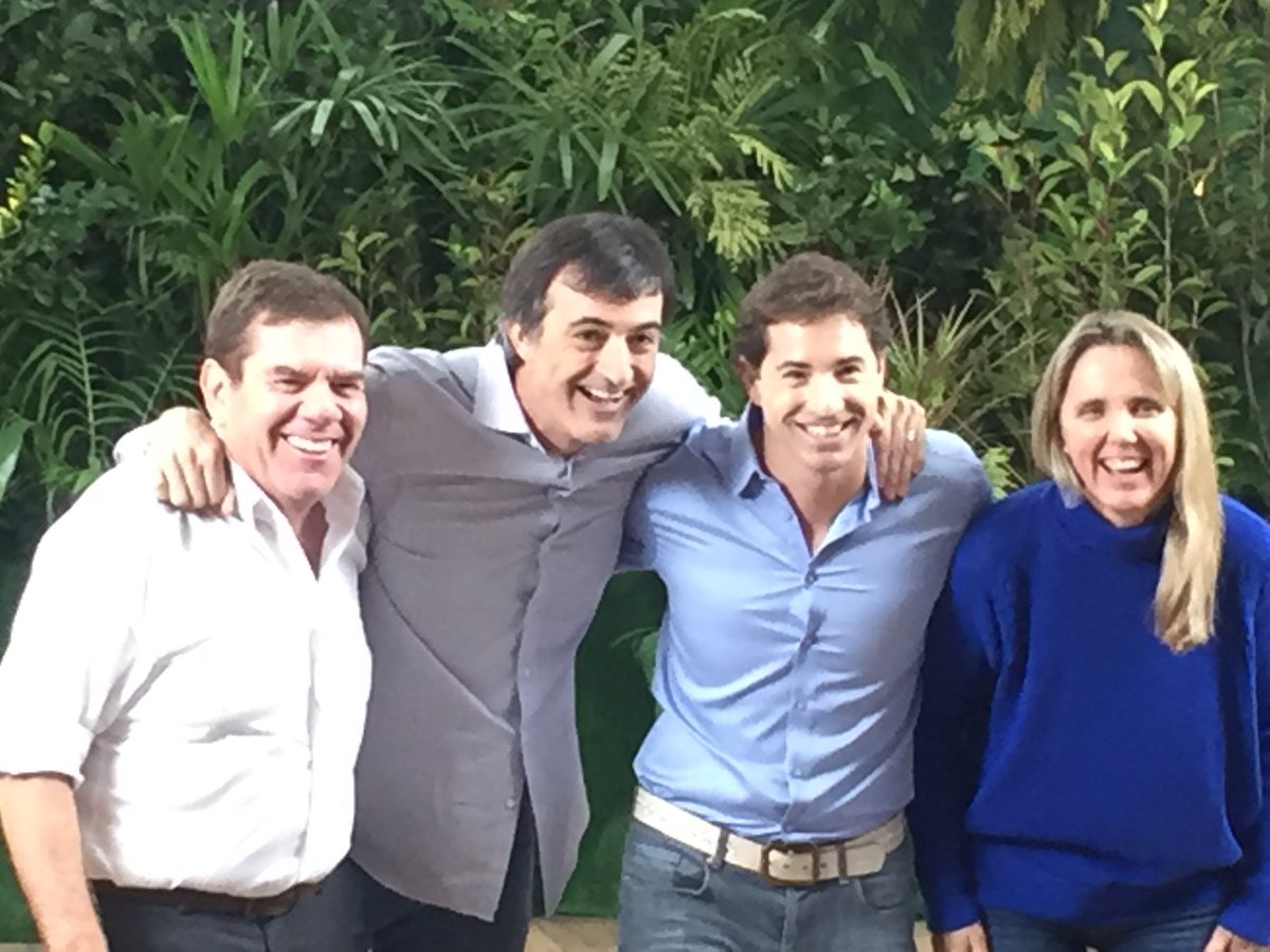 Evertvantooren's tweet photo. Elegimos seguir cambiando #HayEquipo @estebanbullrich @gladys_gonzalez @gmontenegro_ok https://t.co/13TgOZ0JcQ