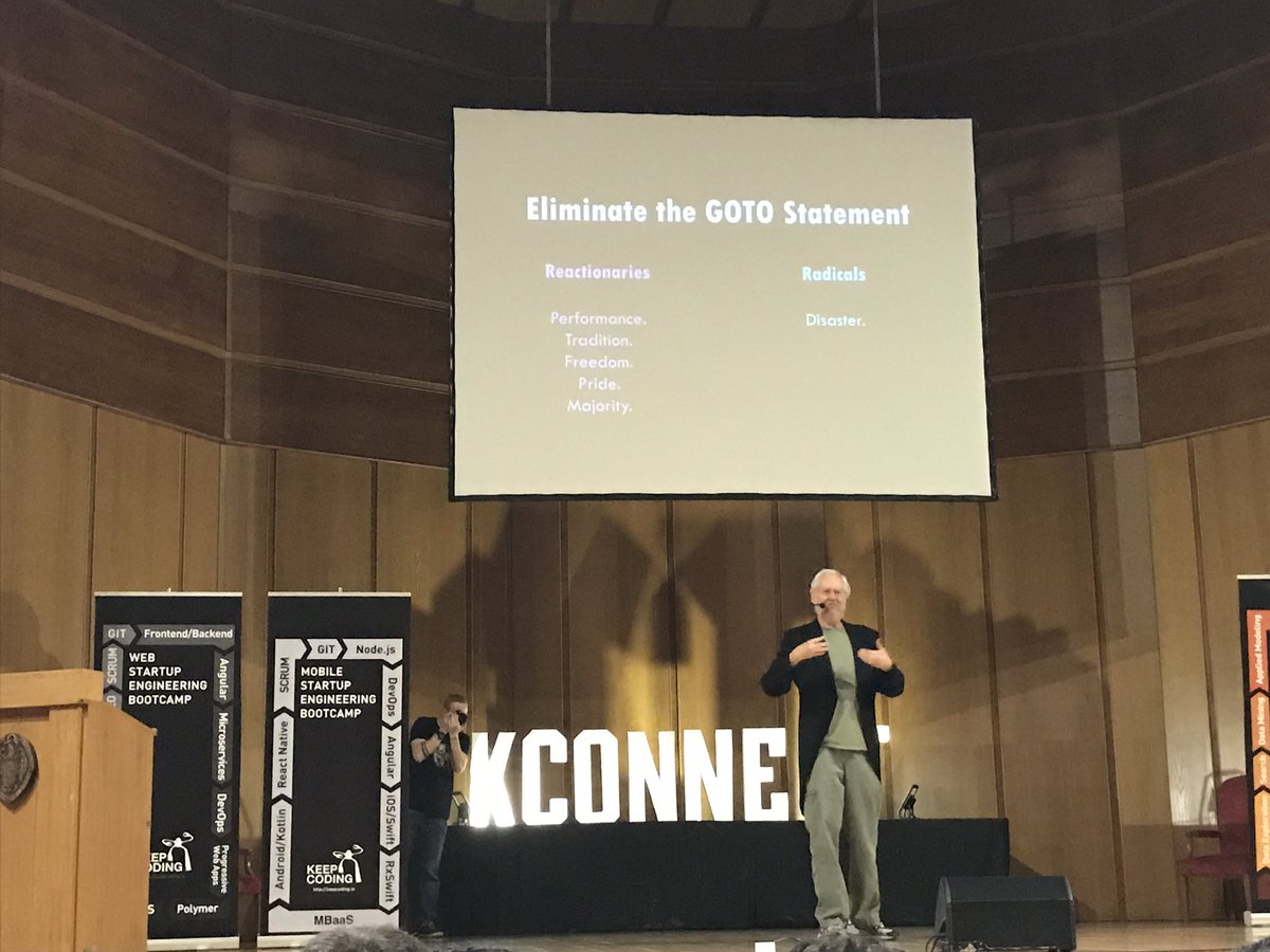 beatrucha81's tweet photo. Pero si hay algo que me ha gustado ha sido la charla de Douglas Crockford y su look, arreglaó pero informal #KConnect17 https://t.co/w6Kc0GPqQU