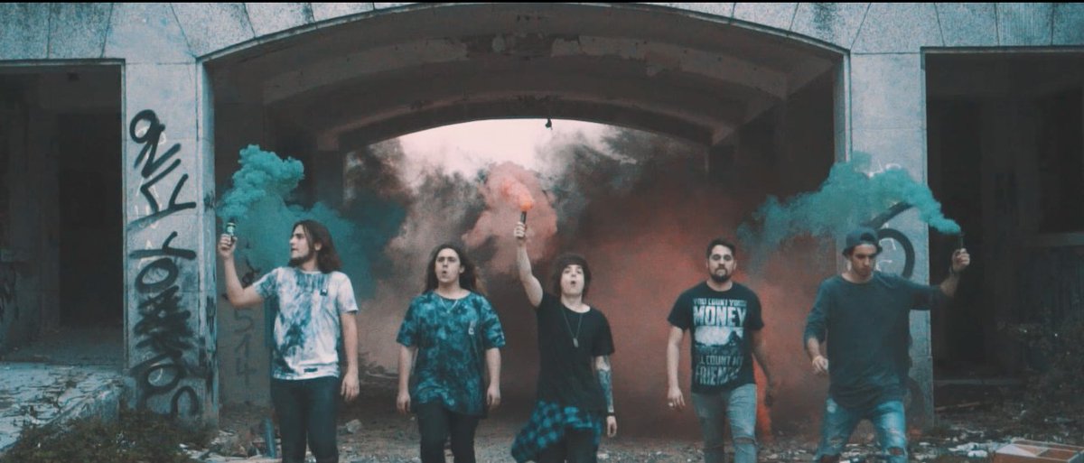 FallenAtDawn's tweet photo. ¡40.000 REPRODUCCIONES! Gracias!!!!
#Dreamers #FallenAtDawn https://t.co/2BrZOqpfS7