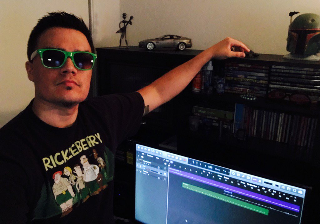 AHoustonMusic's tweet photo. Producing a new track at the Crib Studio "Snake Eyes"🤘🏼😎🔥 #Indianapolis #Krue #singersongwriter #Producer #LogicProX https://t.co/FRwDzHth2X