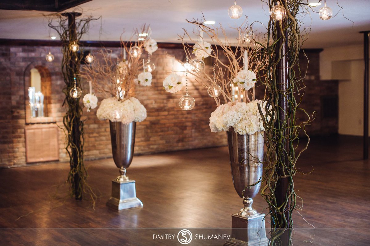 perfecttouchhou's tweet photo. Hanging glass globes add the perfect touch your event! #weddingday #wedding #decor #Houston https://t.co/K1fsI7Q8oE