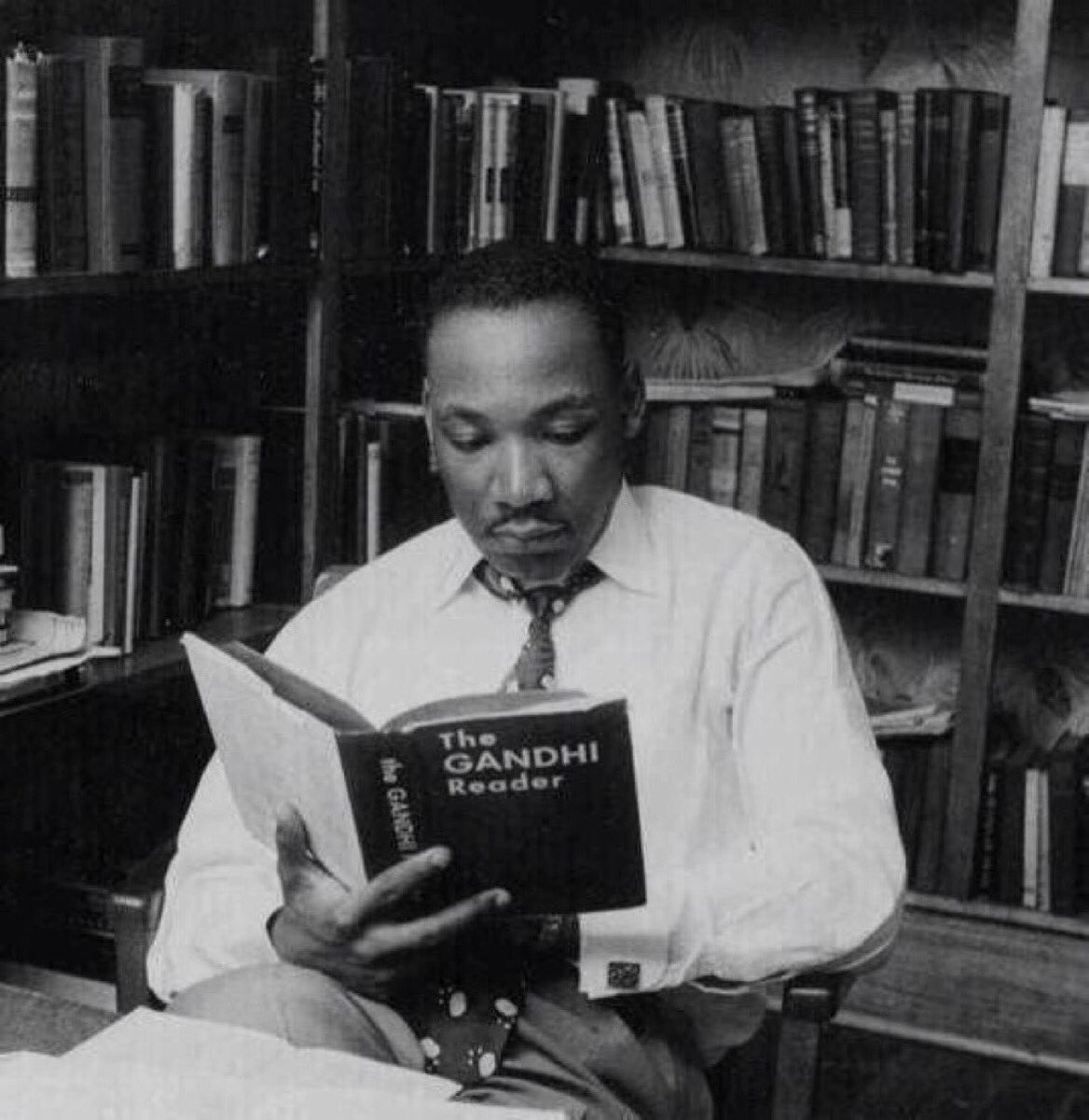 ValaAfshar's tweet photo. To find new ideas, read old books. 📚 https://t.co/lUl7LJ4d3K