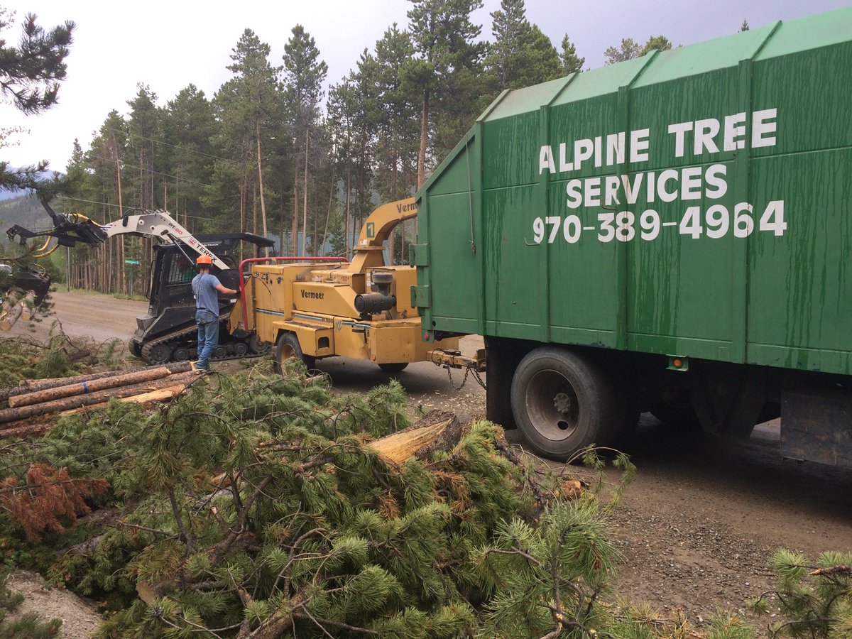 SummitSheriffCO's tweet photo. #Peak2Fire Update on Peak 7 escalated chipping efforts 7/8 https://t.co/f50m0xgPE4 @Peak2Fire https://t.co/8GDyt0NB60