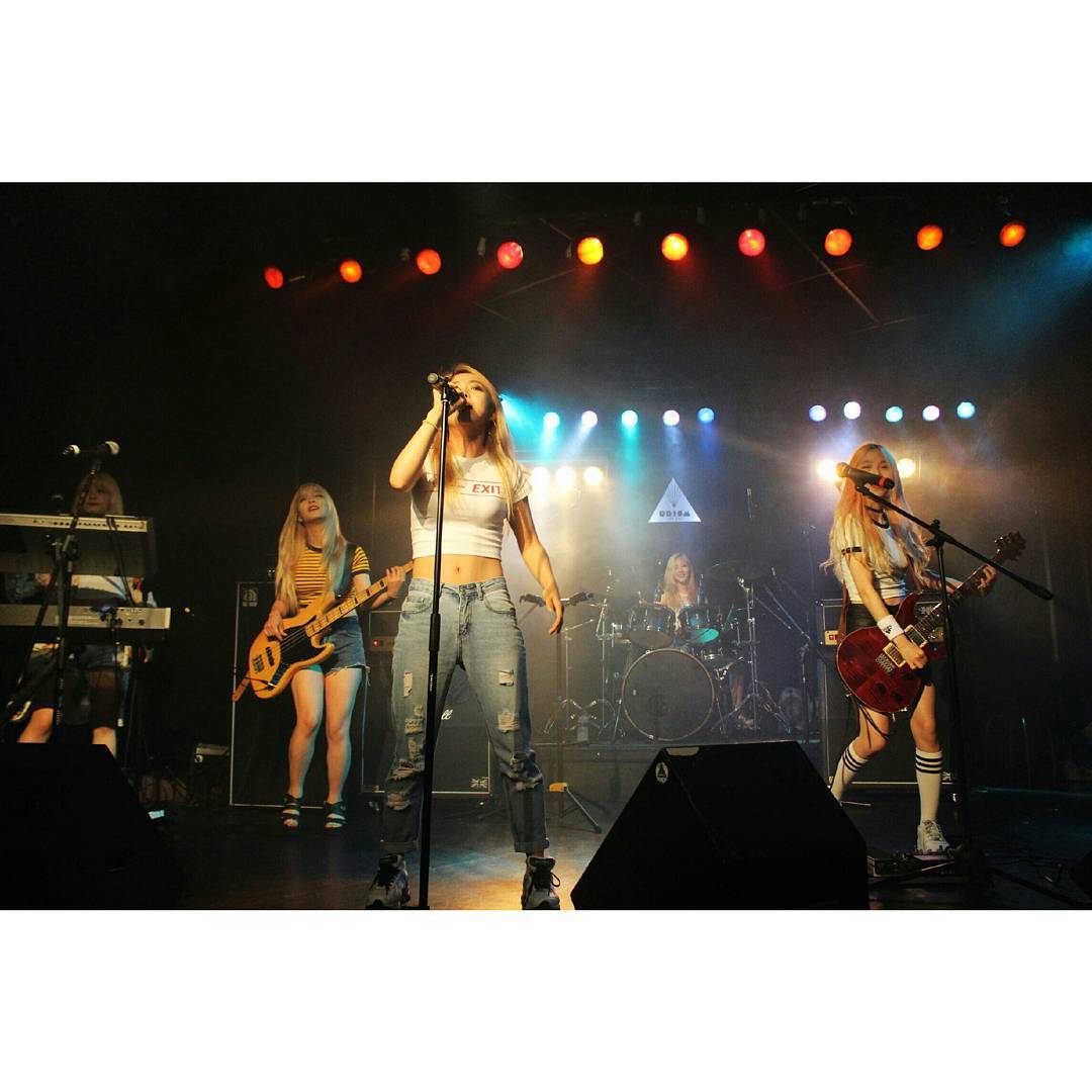 BandMarmelloBR's tweet photo. [📸] 07.07.17 | #MARMELLO @ PRISM Live Hall #마르멜로 
cr: wnwldud1 https://t.co/eojRVE49JQ