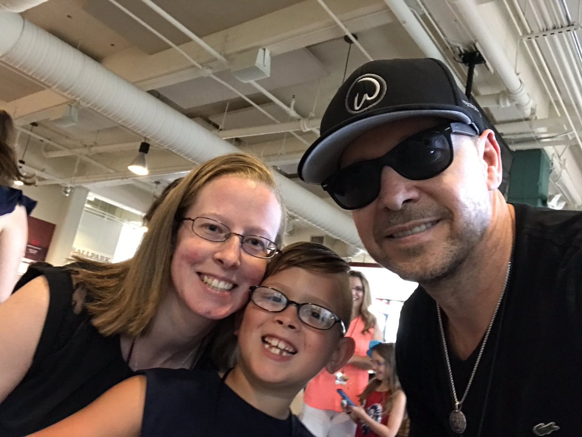 kad1228's tweet photo. @NKOTB @DonnieWahlberg Thank you for making my son's VIP experience amazing! He said best day ever! #thankful4bos #donniefan #birthdayboy https://t.co/5tNoUrhwZI