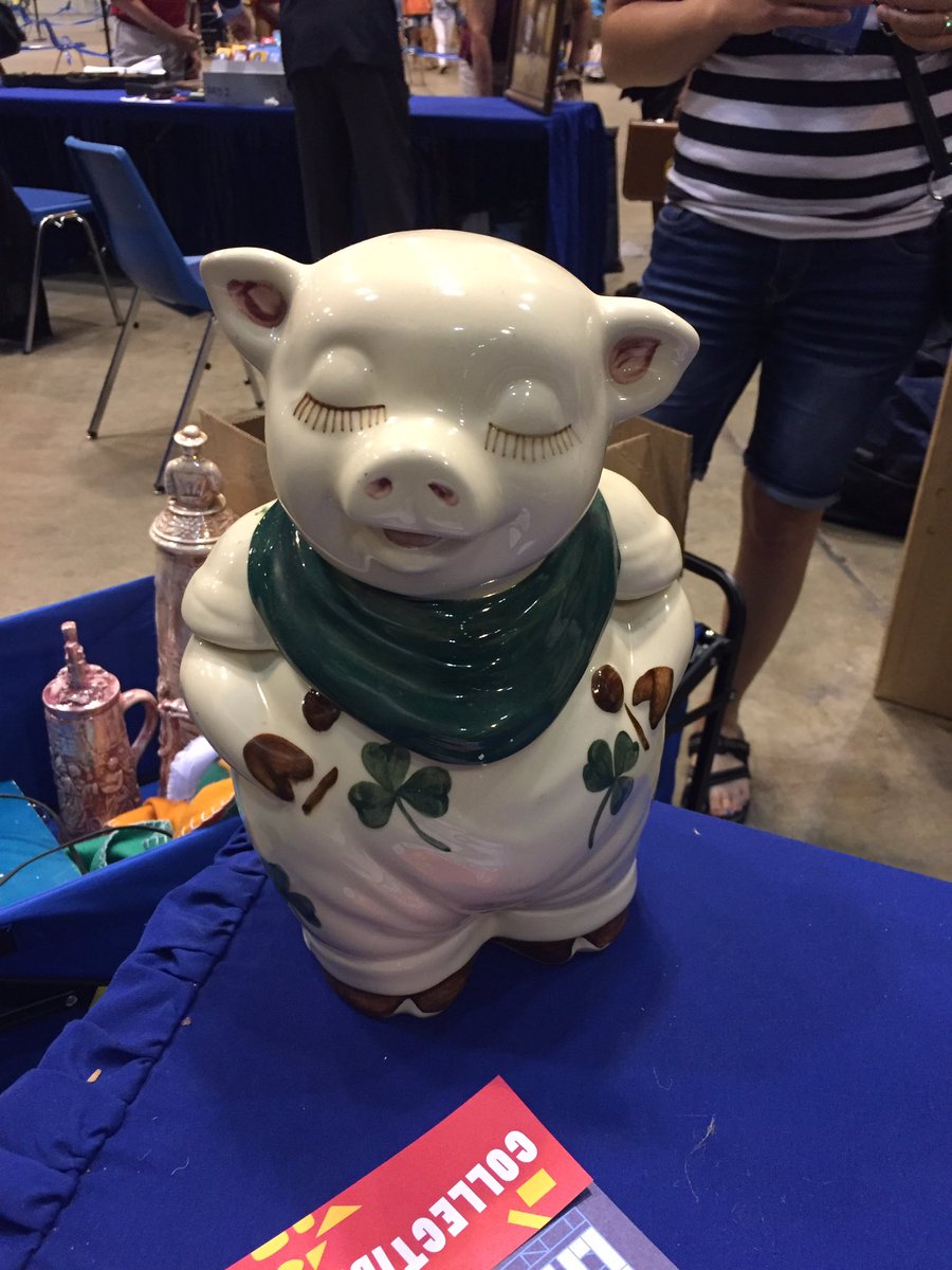 This little piggy went to the <a href="/RoadshowPBS/">Antiques Roadshow</a> ! #Roadshowstlouis #antiques #piggy #antiquesroadshow #stl #stlouis #cute