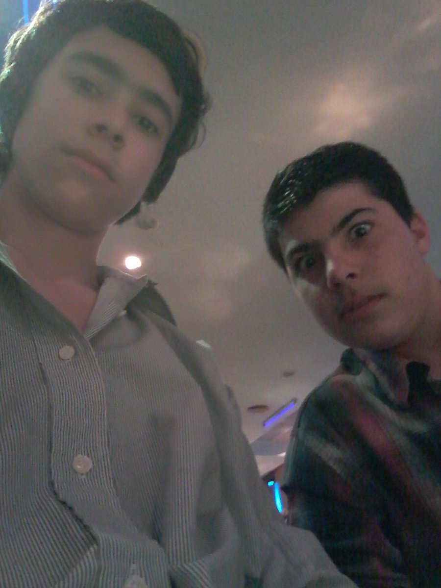 Fraan_Segadee07's tweet photo. #XV #PauFest esa cara de Alejo no te la robo https://t.co/Lv04fH1pMU