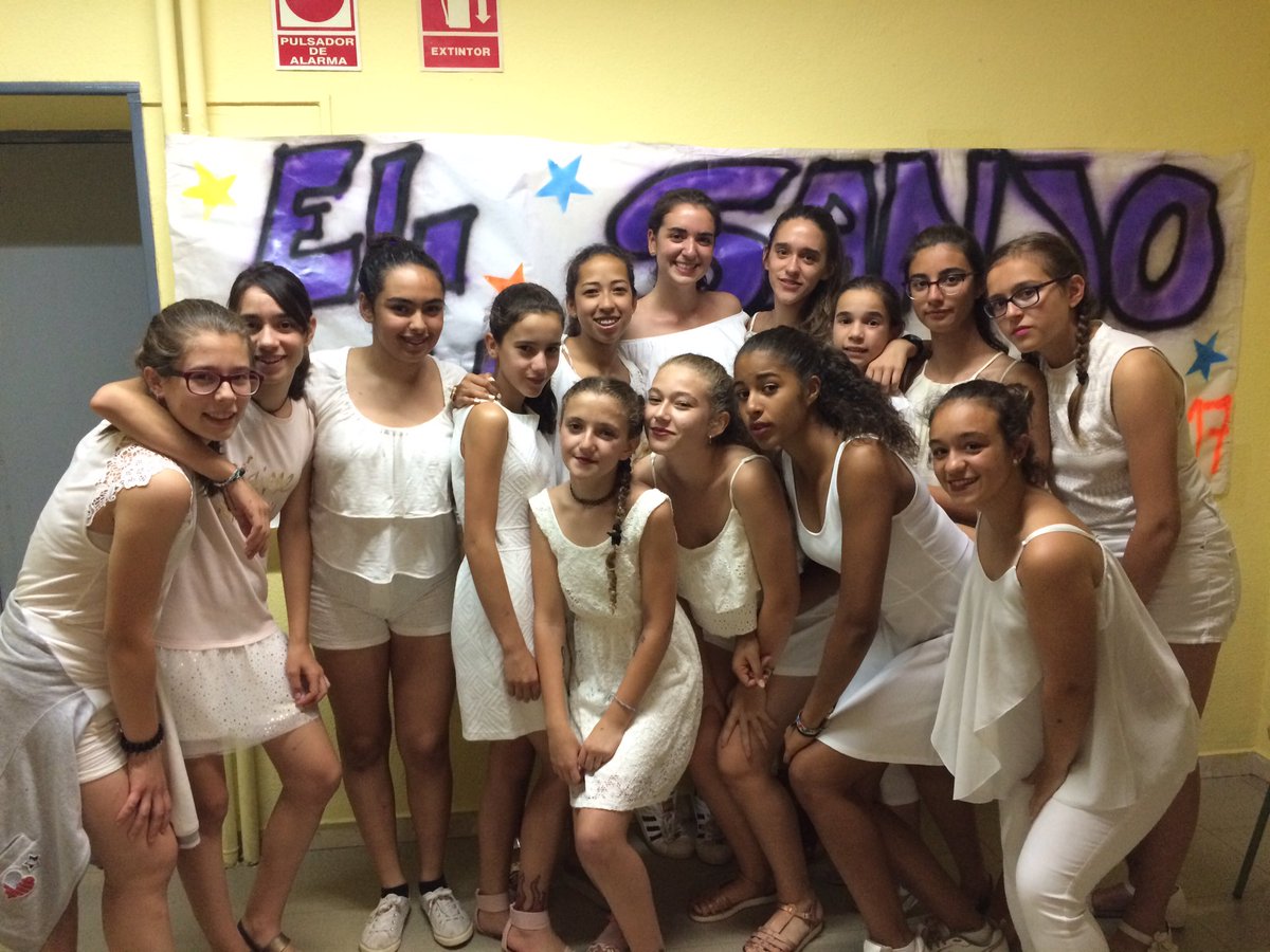 cdsanjose1's tweet photo. Fiesta de final de campamento ¡no queremos irnos! 😢💃🏼 #elSanJoMola #Cervera17 #campatime https://t.co/3kABJkeXFi