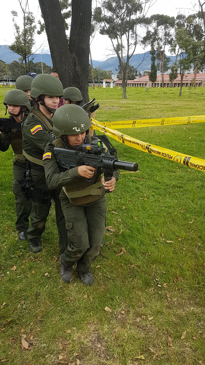 jerssonfg's tweet photo. #PolicíaPorUnDía https://t.co/DFL4xw8MY9