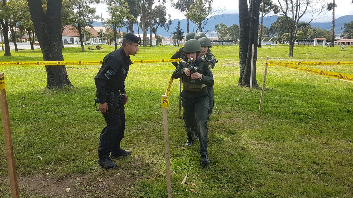 jerssonfg's tweet photo. #PolicíaPorUnDía https://t.co/DFL4xw8MY9
