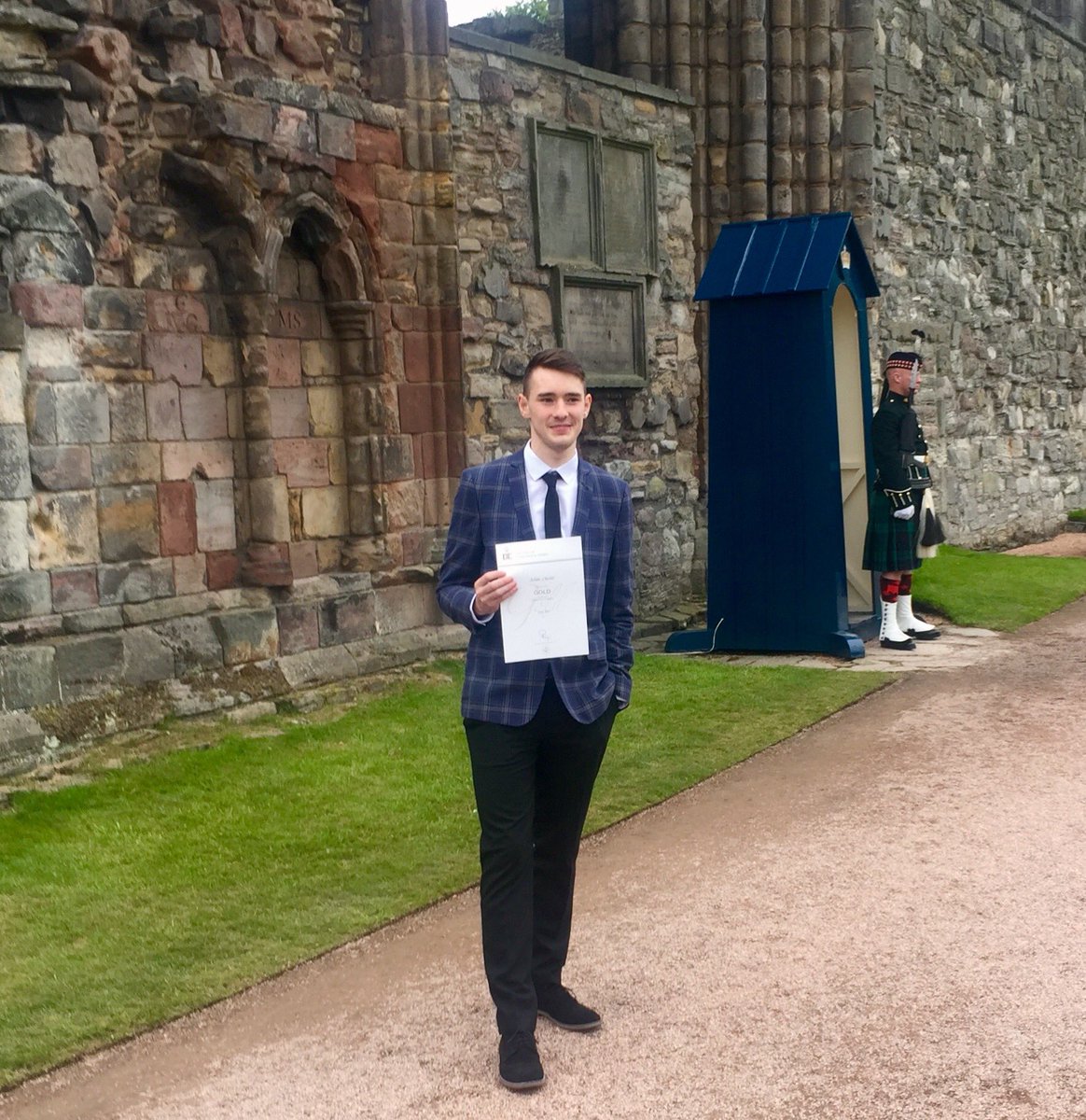 c_chester3's tweet photo. Fabulous day at the Palace of Holyrood House. #dukeofedinburghgold https://t.co/UcVqwaDYBK