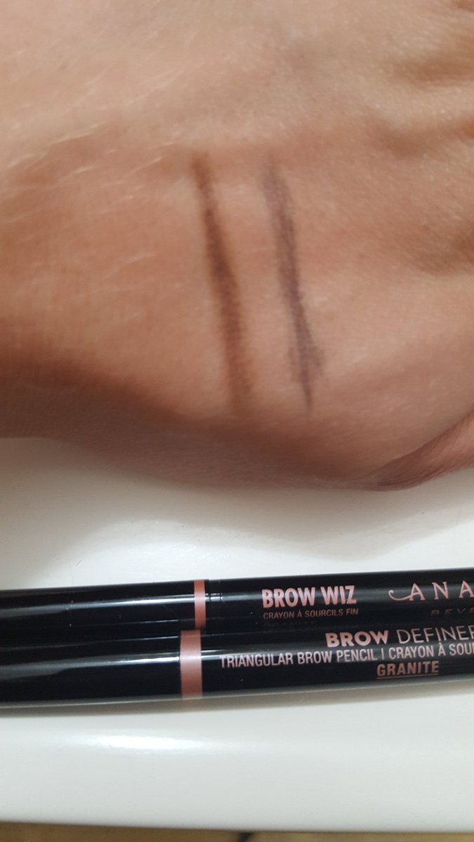 Amber3292's tweet photo. When you finally spend the money to get your favorite eyebrow pencil and you choose the wrong color because the last time you ordered that.. https://t.co/mcwoQXSL2h
