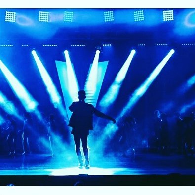JordanFisherFB's tweet photo. @Jordan_Fisher last night at @VelocityDanceCo #JordanFisher #Velocitydanceconvention #JordanFisherFanBase #TeamJordanFisher #TeamFishies https://t.co/efMxPCamHX