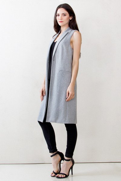 GGCPNYC's tweet photo. Look super #chic in this grey knee length sleeveless #coat. https://t.co/0hDygXaDrH #wool #girl #fashion #Style https://t.co/njuqSnt5MN