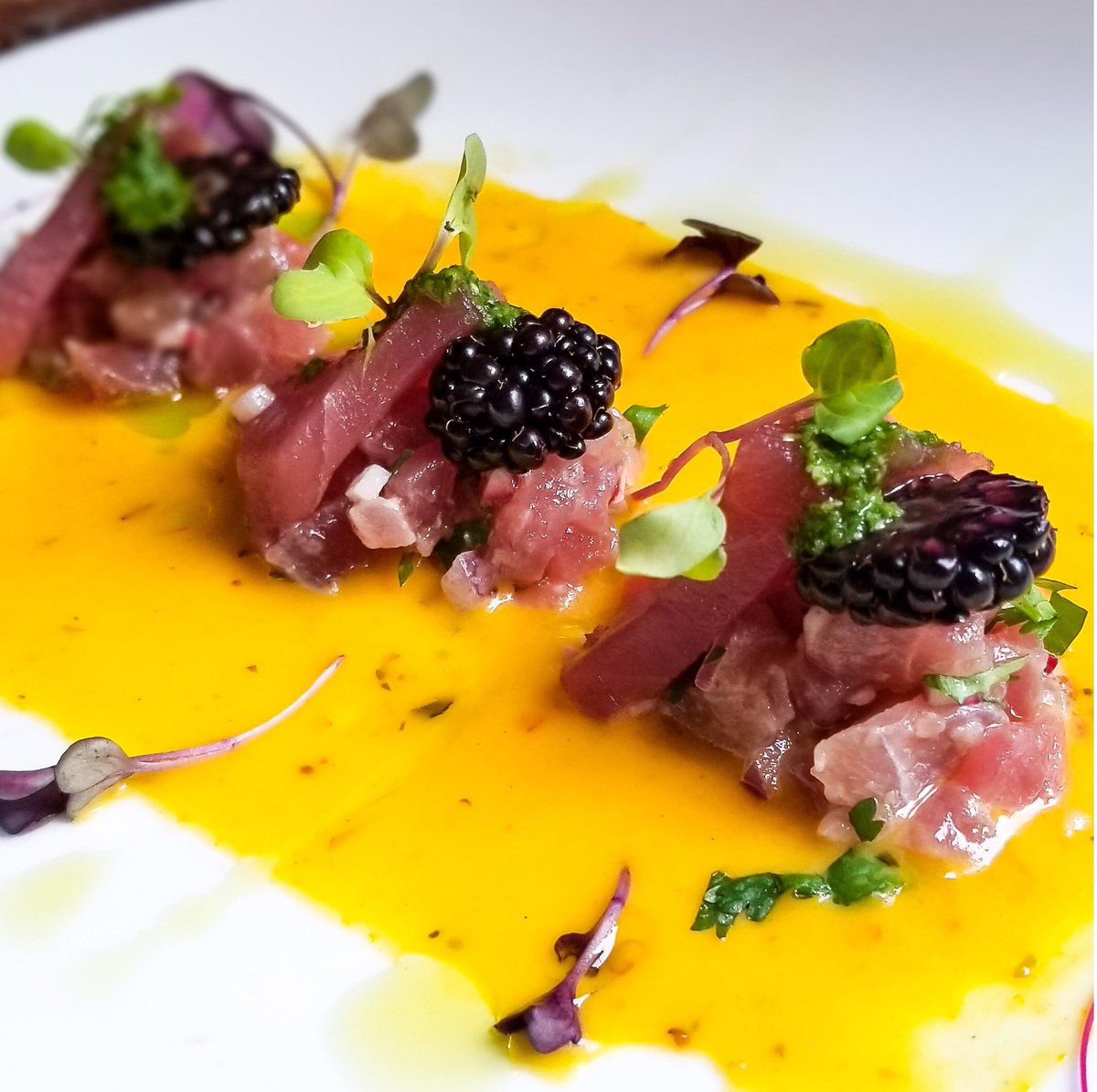 LaPulperianyc's tweet photo. Chef special 🔥 Grade A tuna, aji amarillo, fresh tangerine juice,
fresh blackberries, arugula, grana padano https://t.co/8HAw55jWy1
