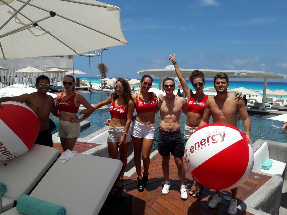 henaoluisa15's tweet photo. RT rpintegra: #EnergyFesteja Beach Club Pool Party at #MECancun -Estamos celebrando en grande!!! https://t.co/XmaidiUpnM