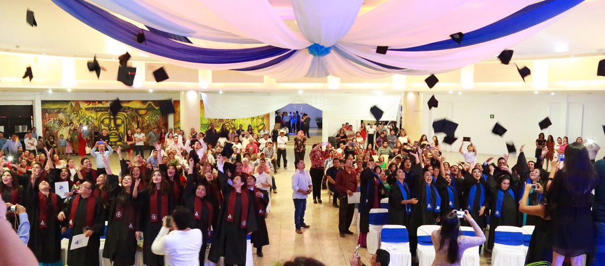 Felicidadades Egresados/as Generación 2017 de la <a href="/UPN231_QR/">@upn231_qr</a> #MásYMejoresOportunidades <a href="/CarlosJoaquin/">Carlos Joaquín</a> <a href="/MarisolEducQR/">Marisol Alamilla B.</a>