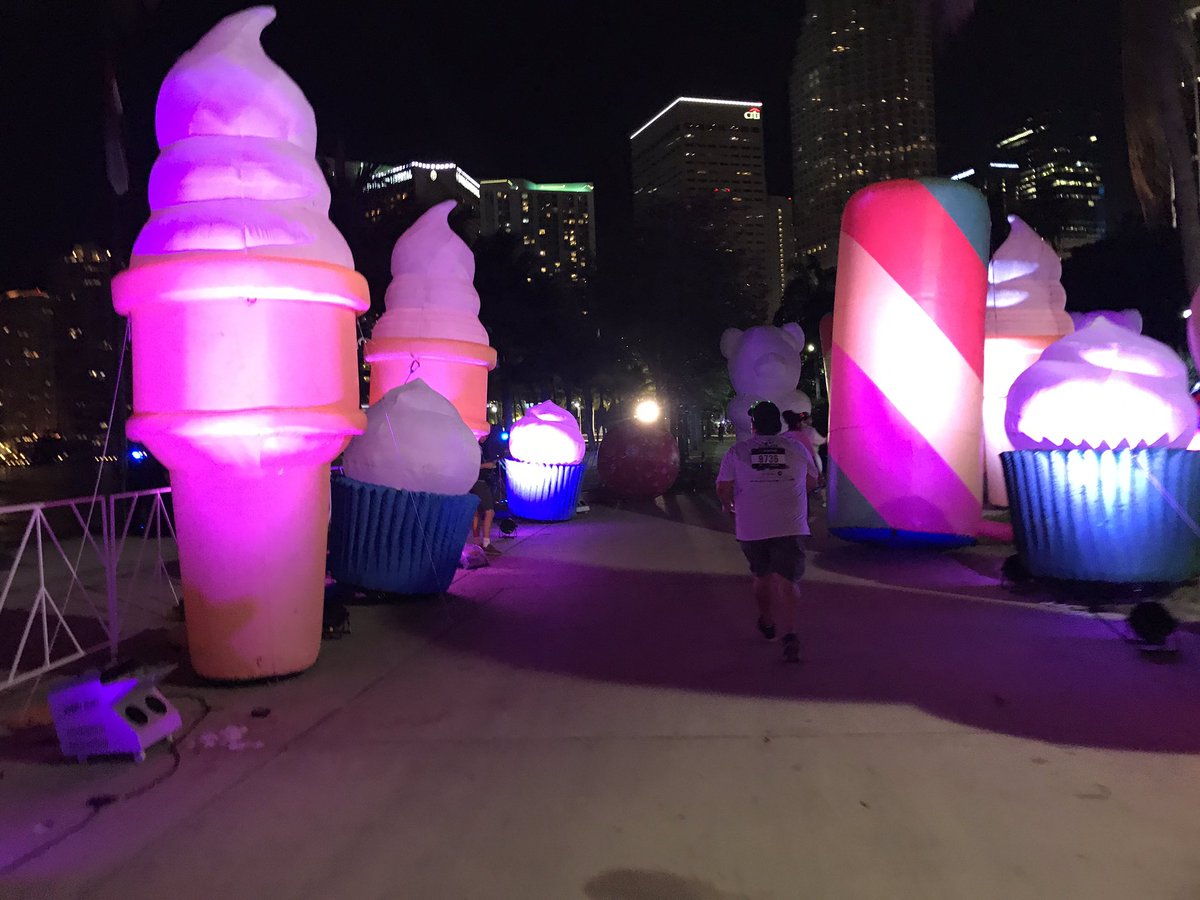 5K Electric Run was amazing!  #scoreunlimited <a href="/bnash001/">Brad Nash</a> <a href="/RJGomezIII/">Rafael J. Gómez lll</a>