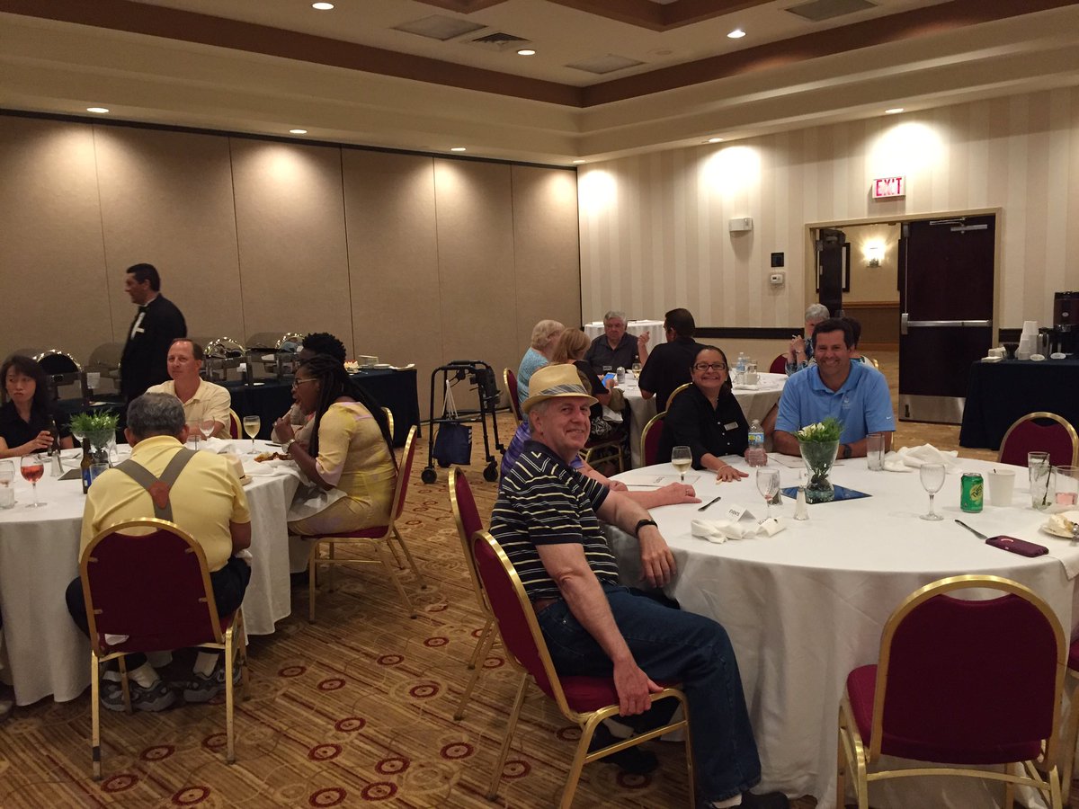 Great to see our EastDiamondDinners team in New Jersey For a fantastic Broadway EOL @jefflewisnyc @PattyMolano2 <a href="/DemutisG/">Guy DeMutis</a> <a href="/RhettBolling/">Rhett Bolling</a>