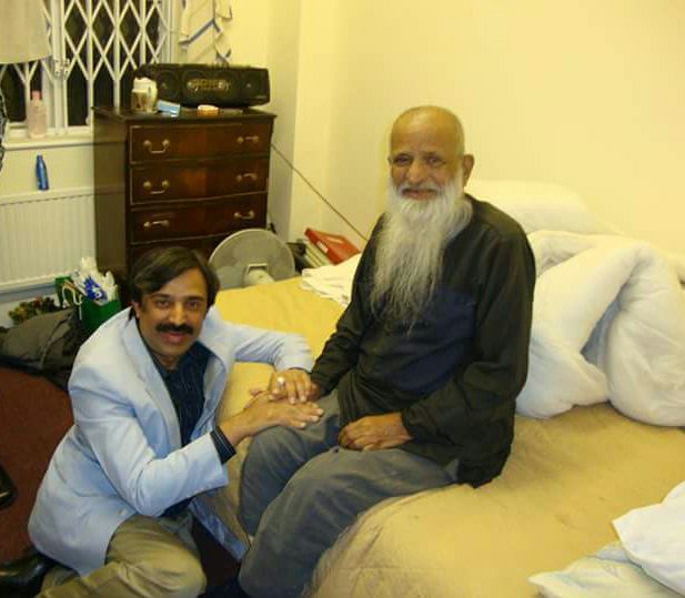 HabibJanLyari's tweet photo. یقینا شاعر نے ایدھی صاحب کیلئے کہا تھا۔

فرشتے سے بڑھ کر ہے انسان بننا
مگر اس میں لگتی ہے محنت زیادہ
 #PAKISTAN #IamEdhi #Lyari https://t.co/C0XaJg9cw3