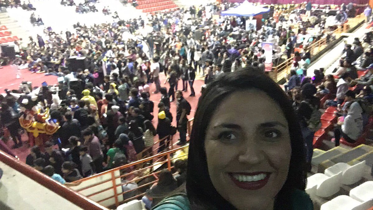 jocelynlizana's tweet photo. Se pasó #ExpoNerd @LaSerena_Chile! Miles d jóvenes en 1 ambiente sano en beneficio d la pequeña Alondra d7años c/diabetes! @RobertoMiradio https://t.co/cCO5Dx4eDd