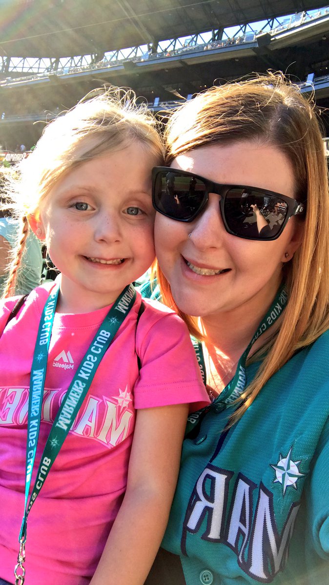 carliew2332's tweet photo. Hanging with my girl at Today's Mariners Game! #WhereIRoot #GoMariner #Motherdaughter https://t.co/jIgXJBb0l0