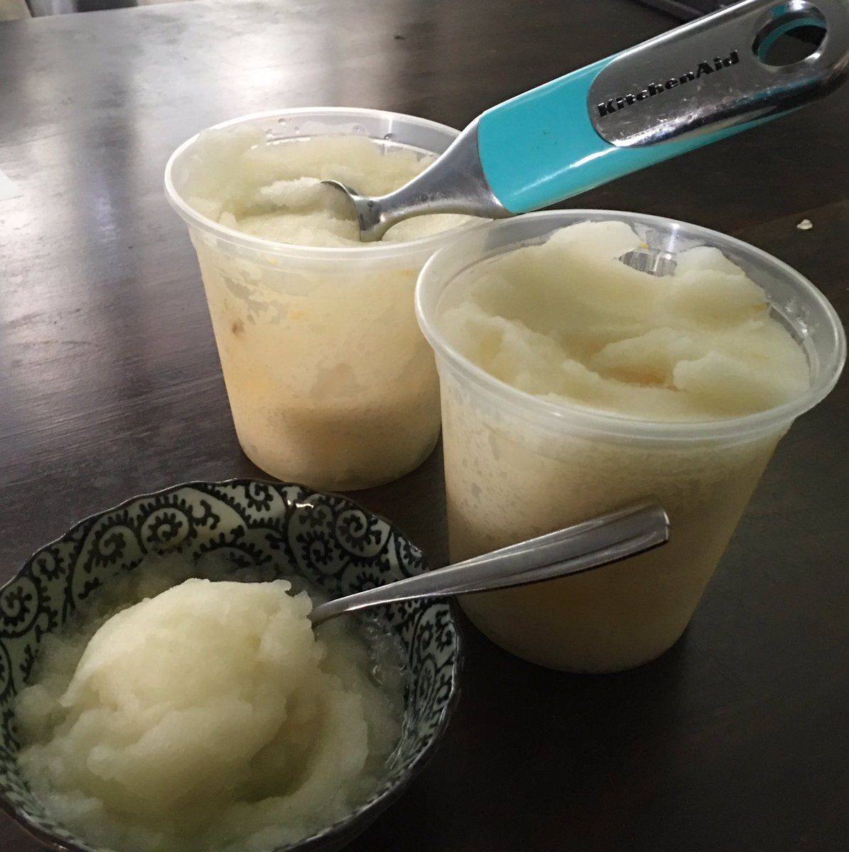 TheDesignRules's tweet image. When life gives you lemons and a heatwave, I make lemon sorbet!