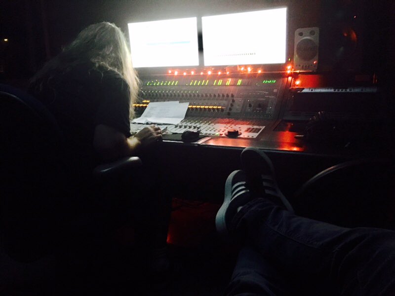 TheLeesOfMemory's tweet photo. The Magus of Mono #MikePurcell performing feats of alchemy at @CountyQ Mix after mix comin in, all of them straight 🔥https://t.co/xHEyhTlNVj https://t.co/FodzjOSrGo