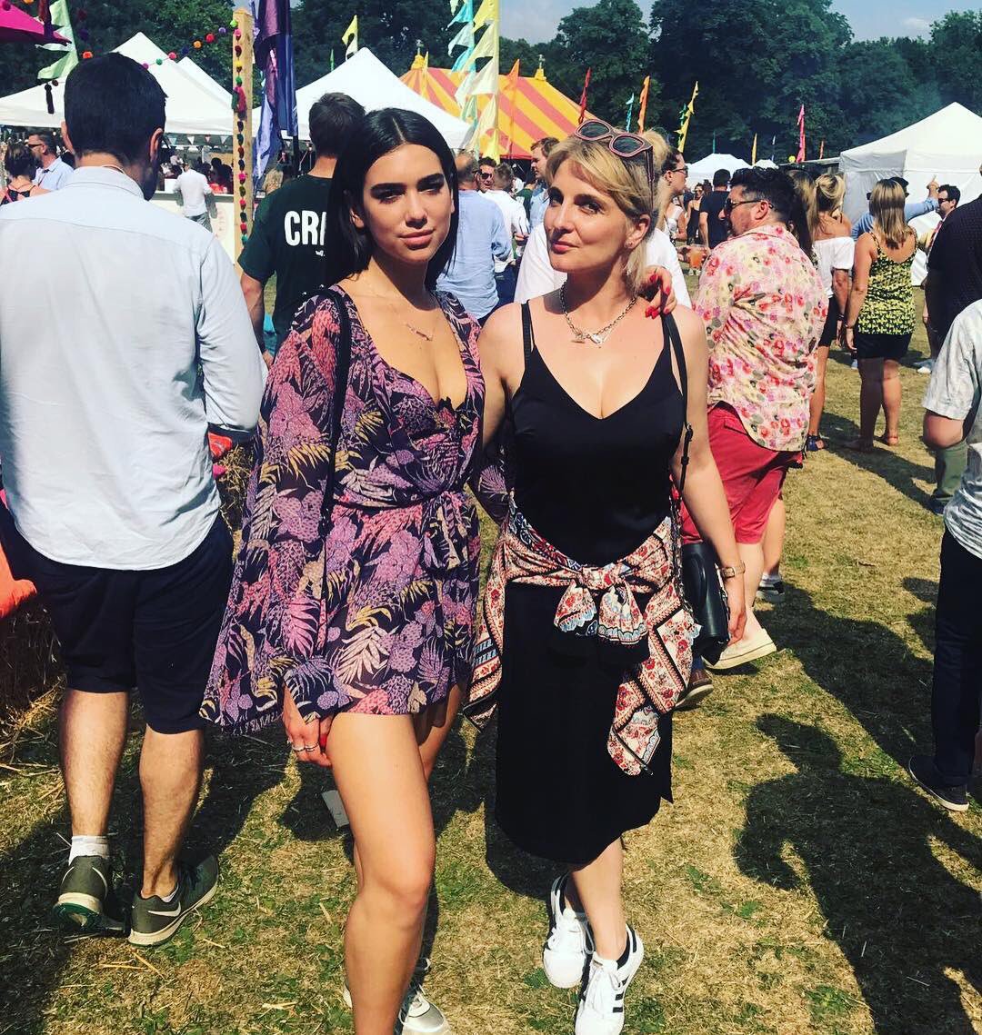 Dua Lipa News On Twitter Dua And Her Mom Anesa At House Festival