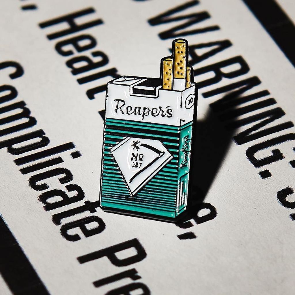 bbllowwnn_'s tweet image. Repost @data_crew
・・・
&quot;Reapers Cig&quot; Pin now available at Datacrew.La  Smokers are Jokers. #data #datac… ift.tt/2uXbOXI