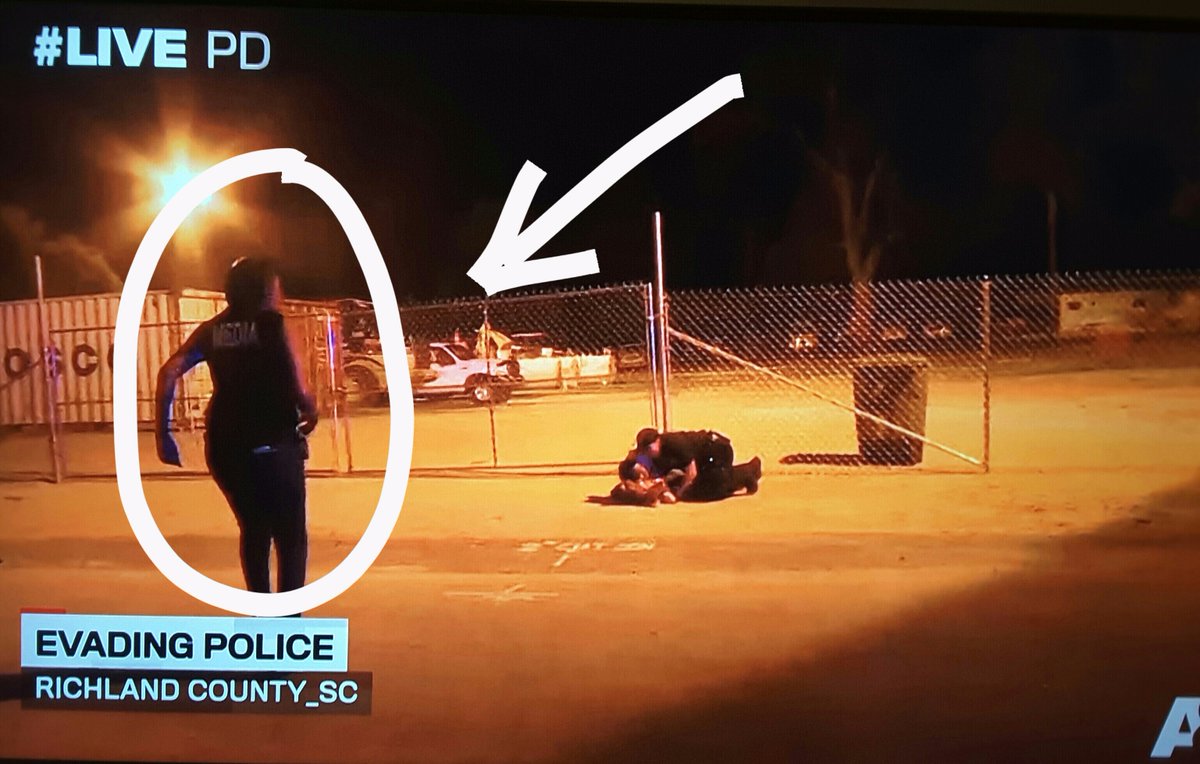 Whoever this female #LivePD Crew member is, Thank you for stepping up and going in to get the baby! Bravo! ❤ <a href="/OfficialLivePD/">Live PD on A&E</a>