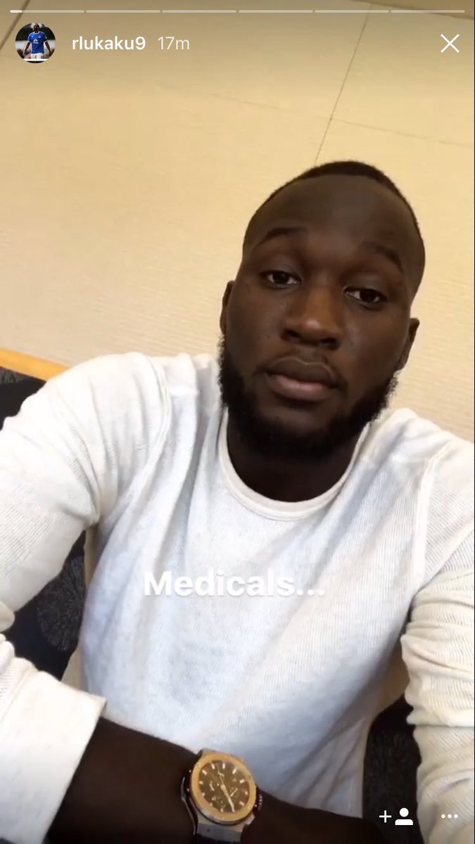 ActuFoot_'s tweet photo. 🔴 OFFICIEL ! Romelu Lukaku vient de passer sa visite médicale afin de s'engager avec Manchester United. Officialisation à venir. https://t.co/JmAMH0bEE7