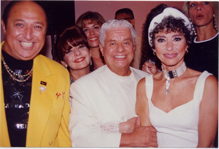 jamesparra859's tweet photo. @salsamexico SALUDOS https://t.co/ejOHPhbXOw DES DE LOS ANGELES. SALSA ES UN ESTILO DE VIDA QUE DA SABOR. https://t.co/yc7CQeHRtq SALSA CON EL REY. https://t.co/OUXIy1kw17