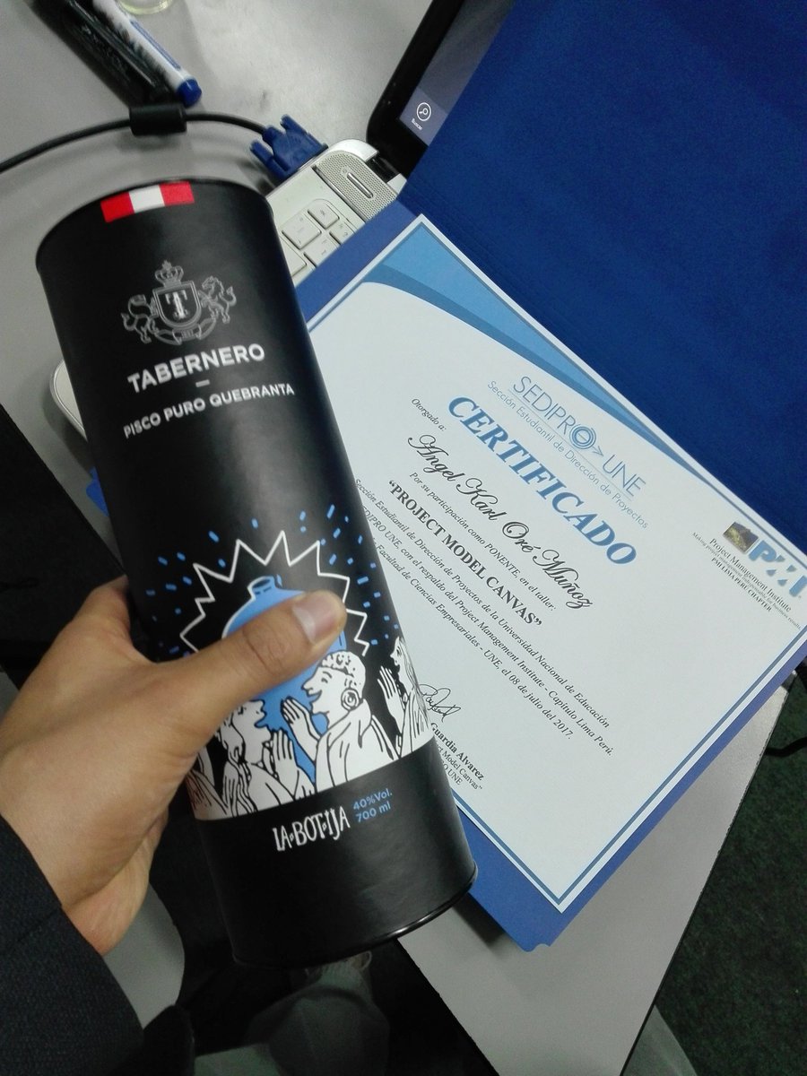 angeloremu's tweet photo. 💪🎓Un sábado más facilitando #aprendizaje en el taller de #PMcanvas. Gracias #Sedipro #UNE por la invitación y el obsequio ¡Muy agradecido! 😊 https://t.co/vjKLG0YxZo