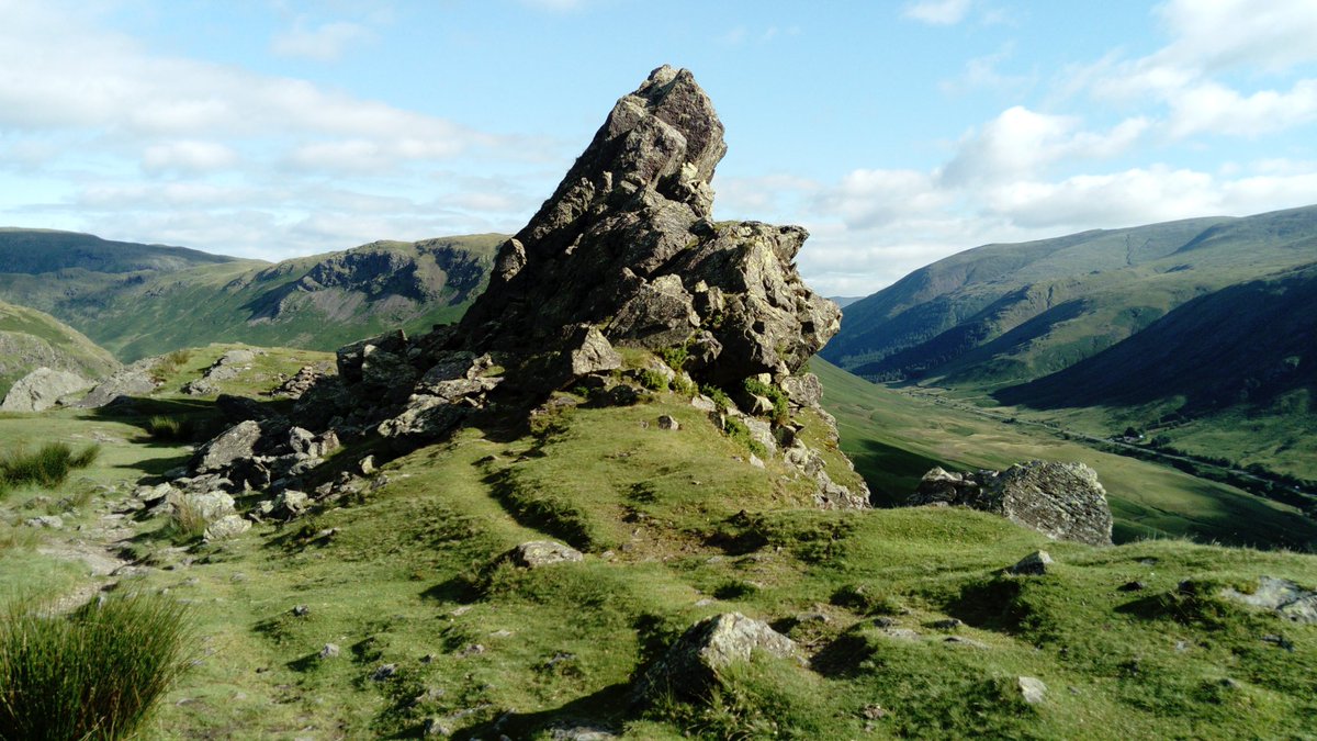 DavidmAllison1's tweet photo. Conquerd helm crag yesterday in the #LakeDistrict #grassmere #NotJustLakes for the first time๐ฌ๐ง๐๏ธ๐ธ๐๐ณ๐๐ฆ๐พ๐ #Neverstopexoring https://t.co/Os9ZTcU95d