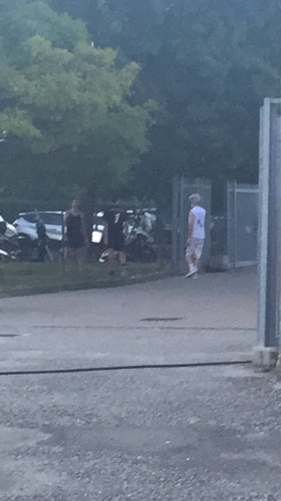 amoFedee's tweet photo. @fedefederossi Ho trovato il sosia di Federico Rossi😂😏 @fedefederossi https://t.co/QOziM7AfCK
