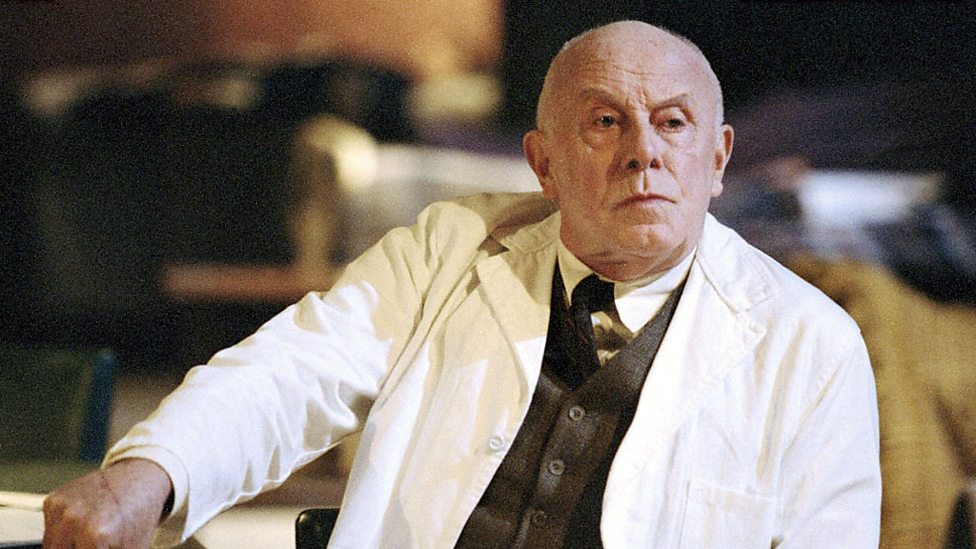 Happy Birthday to Richard Wilson OBE who played Doctor Constantine in The Empty Child & The Doctor Dances. 