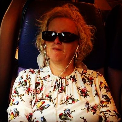jellieTiemersma's tweet photo. Op weg naar de @modefabriek #vroeg #nnnf @SeenColors #personaltoo https://t.co/bvGVjJFzZO