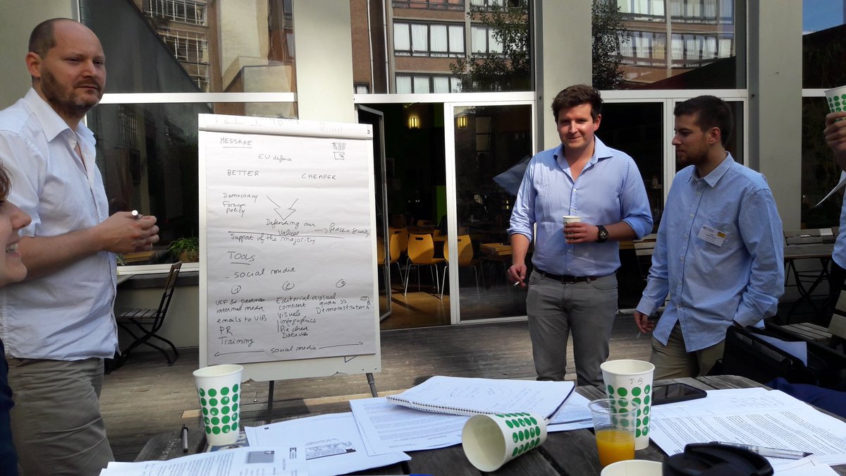 LeonstraubS's tweet photo. #Cigaretteforbreakfast #dangerousbreakfast @Phil_Anton #FedAc17 https://t.co/wfKNxiaiKp