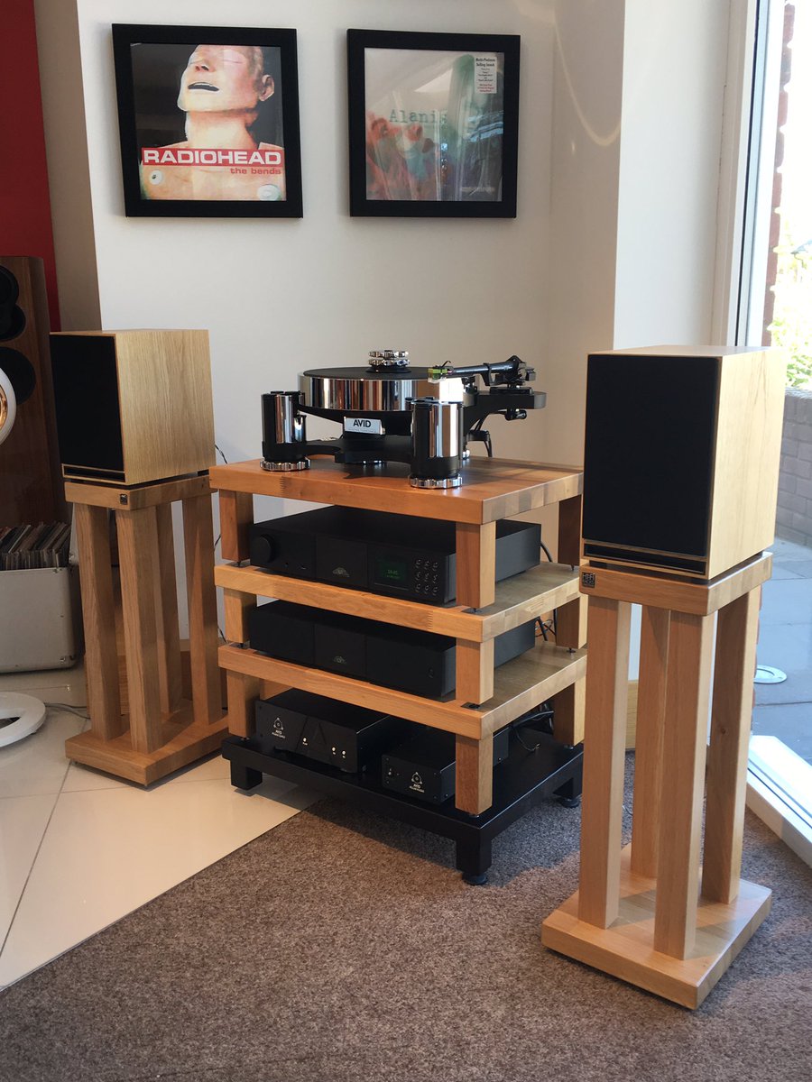 stoneaudio's tweet photo. AVID Acutus SP Turntable, SME IV tonearm, Nagaoka MP-150, Naim NAC-N 272, NAP 250 DR, AVID Pellar phono, Guru Junior speakers. #WHFSystems https://t.co/FNwoWoibUX