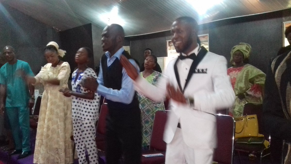 Agapeabuja's tweet photo. 🎶Who have the final say.......🎶🎶.......🎶
#PraiseandWorship
#CloudsofJoy
#RisingByGrace https://t.co/SyKF0gY1Ot