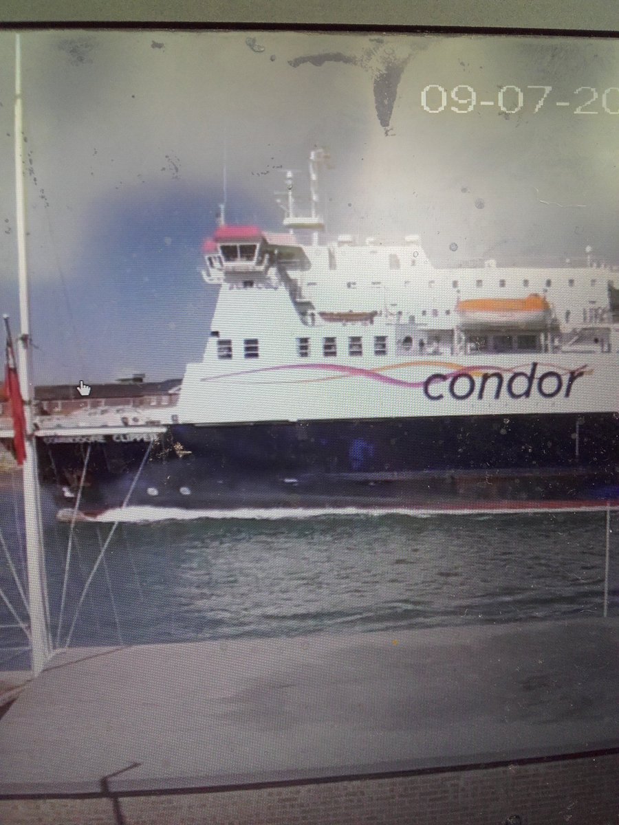 RobynCourage144's tweet photo. Condor Clipper departing Portsmouth for guernsey/Jersey just now
#PortsmouthWebcam #commodoreclipper #condorferries https://t.co/AhUONkSYYd