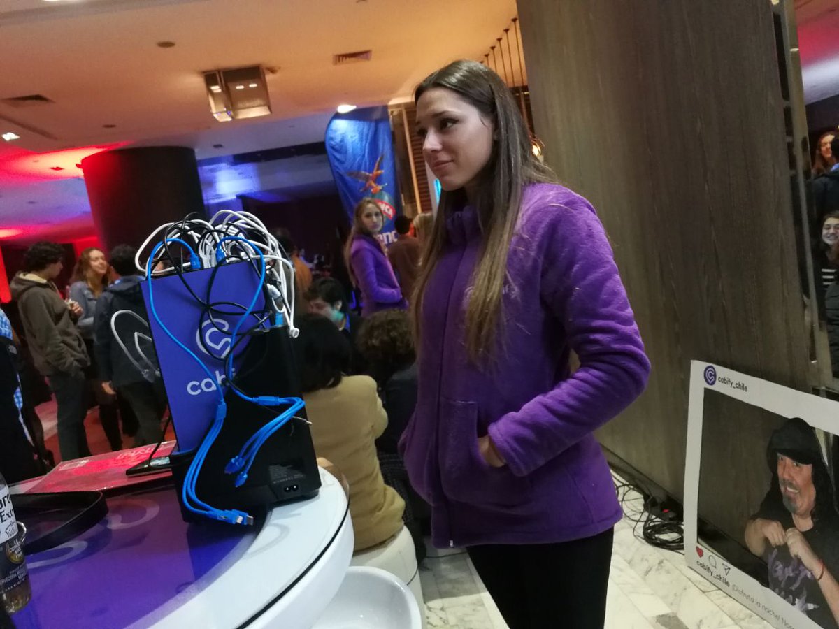 ChargelloCL's tweet image. #ChargelloCL recarga tu noche en @WorldNikkita en @WSantiagoHotel y @Cabify_Chile te lleva a casa. Código CHARGELLO #SiguelaCarga 🔋📲⚡