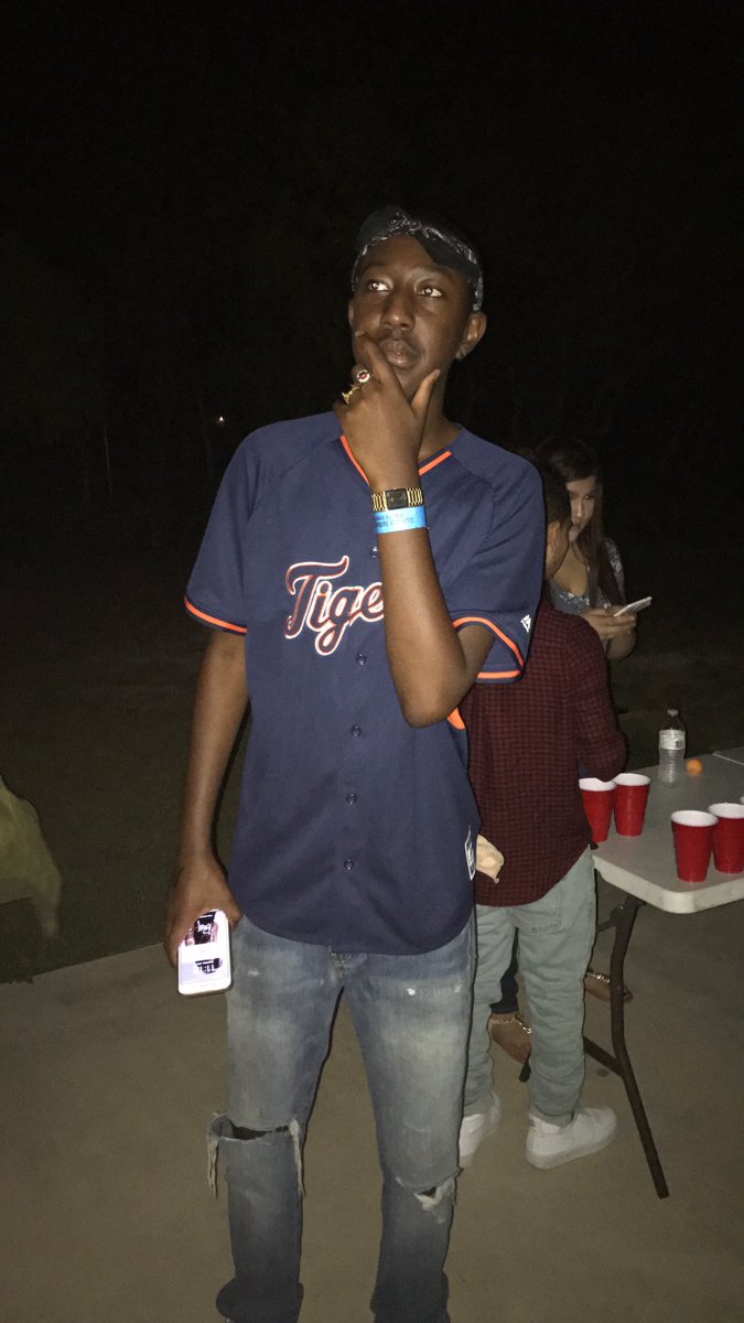 FlexasBoyz's tweet photo. GTR MAR doing his thing at Summer Splash Bash 2017 #SSB17 https://t.co/VIhDHGffIn