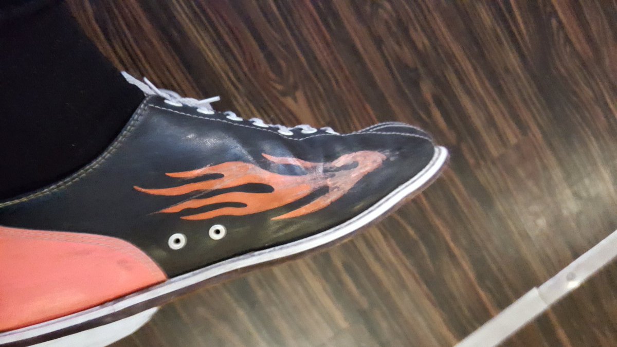 ALB_Post76's tweet photo. Post 76..at the lanes and Ryan's shoes are hot!!#bowlandthendirtydamcing# https://t.co/bigOdMaSI3