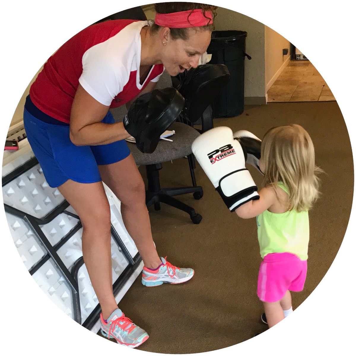 CoachMarkell1's tweet photo. Keira was so excited to try this workout. On her own, moved her feet to narrow so she rotate more!
#appliedfunctionalscience #grayinstitute https://t.co/yac7Hs26JO