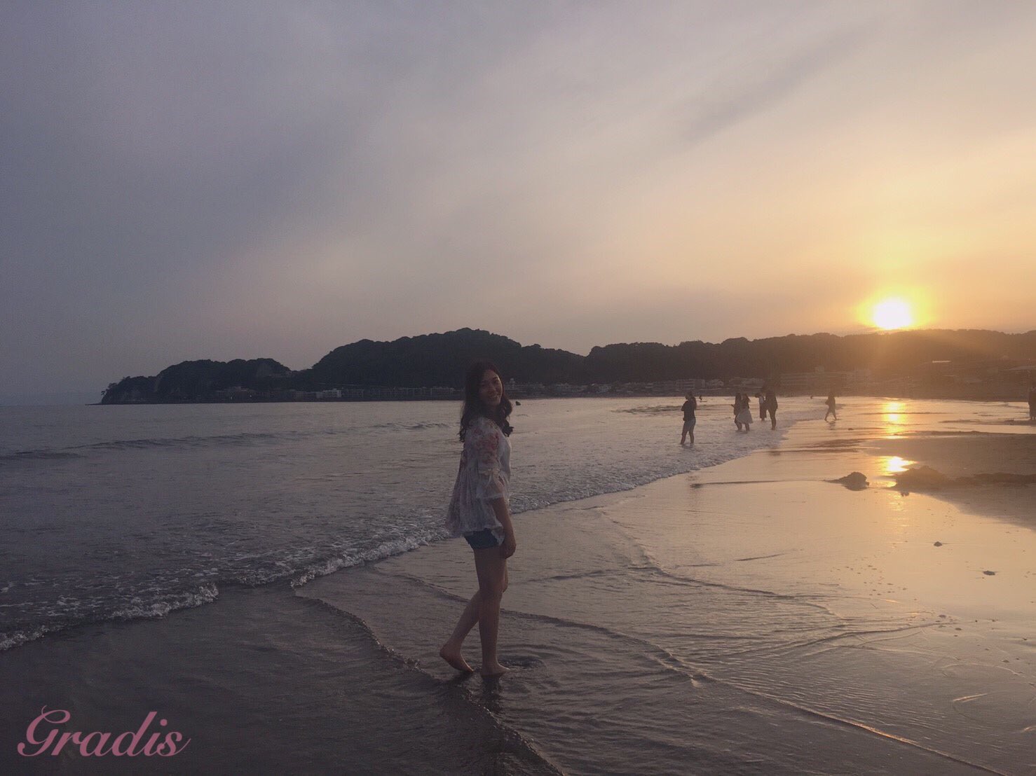 小嶋 グラディス Gradis Ar Twitter この前友達と由比ヶ浜行ったときの 誕生日サプライズも成功して楽しかった また海行きたいな 鎌倉 由比ヶ浜 海 サプライズ 誕生日 T Co F2g04lnf9z Twitter