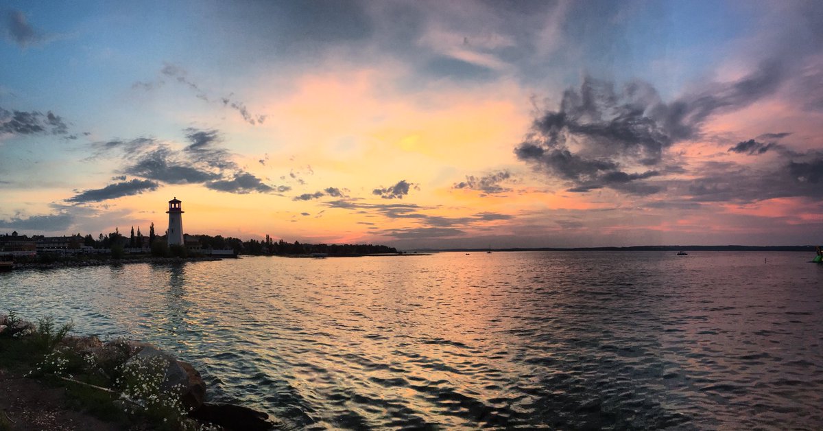 stormsandskies's tweet image. Love this #SylvanLake #Alberta #sunset ❤️