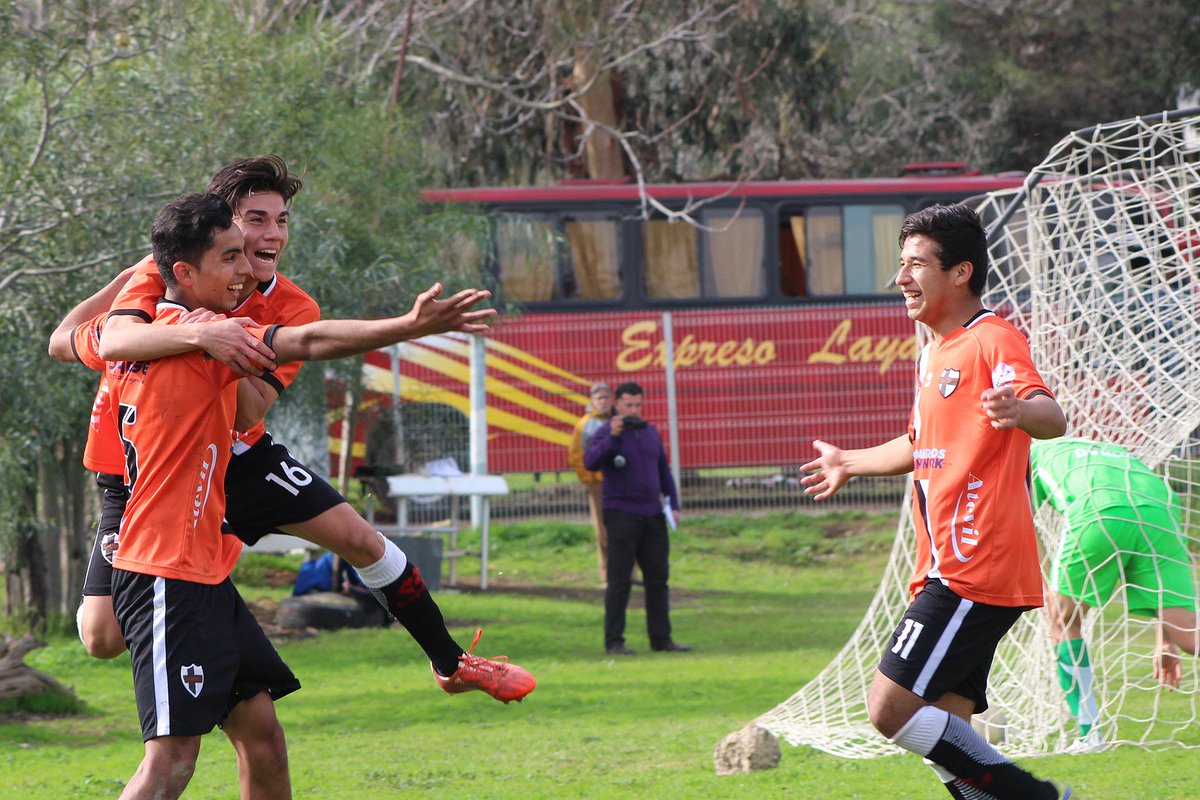 Curacavi_FC's tweet photo. [Galería] Curacaví FC sumó tres puntos valiosos tras vencer por 2-1 a @CSDOvalle (Fotografías @cmuga). https://t.co/n0tHUkxUPA