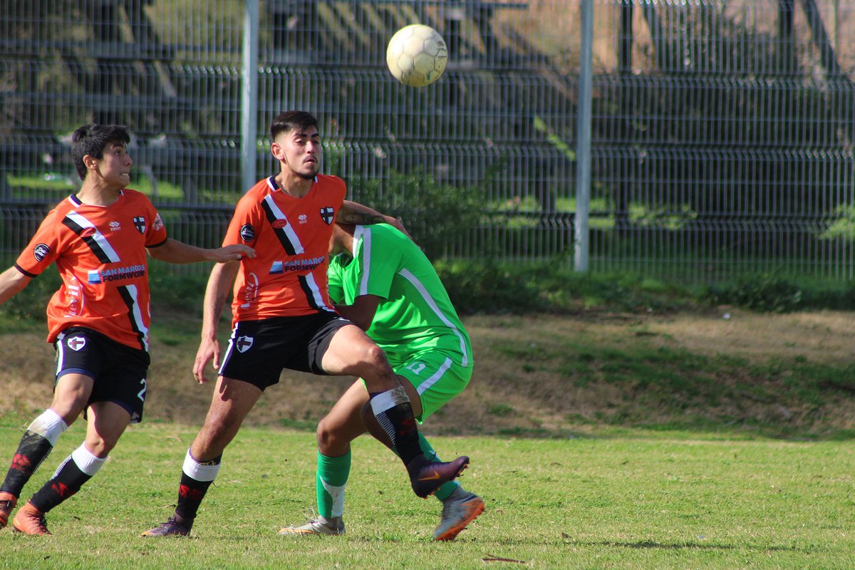 Curacavi_FC's tweet photo. [Galería] Curacaví FC sumó tres puntos valiosos tras vencer por 2-1 a @CSDOvalle (Fotografías @cmuga). https://t.co/n0tHUkxUPA